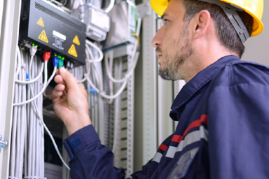 technicien / technicienne télécoms et réseaux