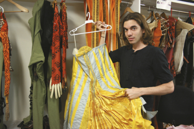 costumier / costumière