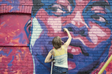 artiste graffeur professionnel / artiste graffeuse professionnelle