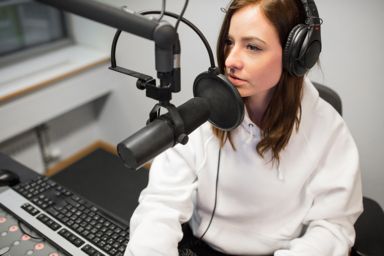 audiodescripteur / audiodescriptrice