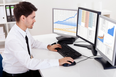 analyste financier / financière